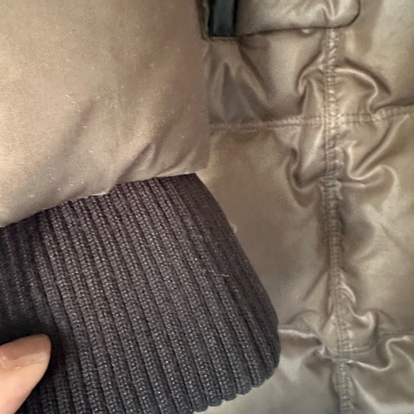 Winter markdown by BCBG PUFFER , new in brown and double zipper - Picture 4 of 4